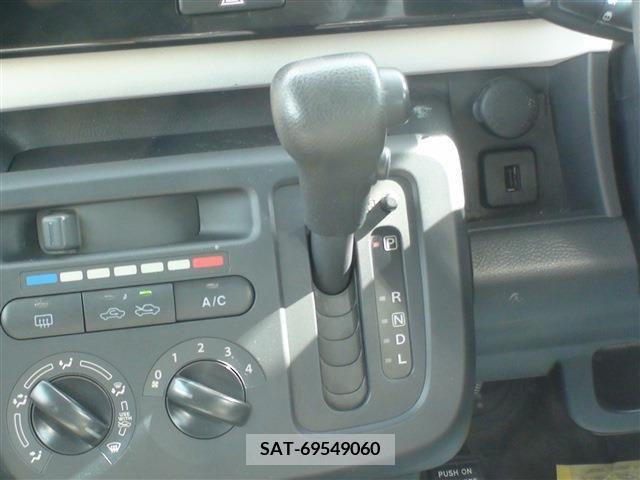 Nissan MOCO 2013-08 354791-9