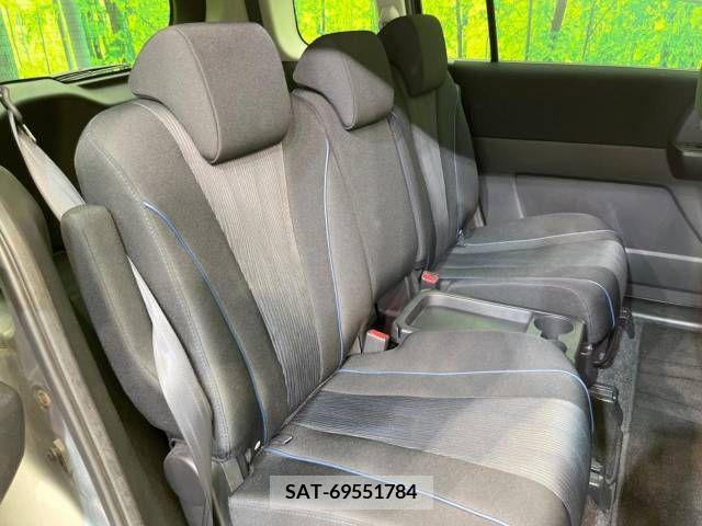 Mazda PREMACY 2012-01 366292-9