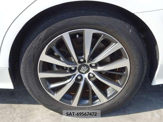 Toyota CROWN 2018-11 221193-12