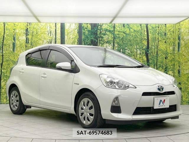 Toyota AQUA 2015-07 377585-16