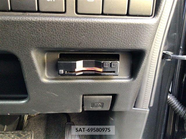 Suzuki SPACIA 2018-03 285875-19