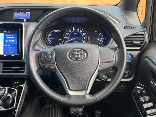 Toyota VOXY HYBRID 2019-03 185737-12
