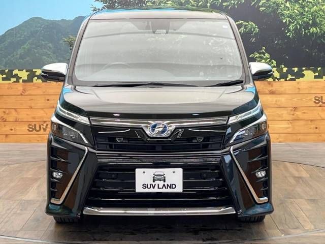 Toyota VOXY HYBRID 2019-03 185737-15