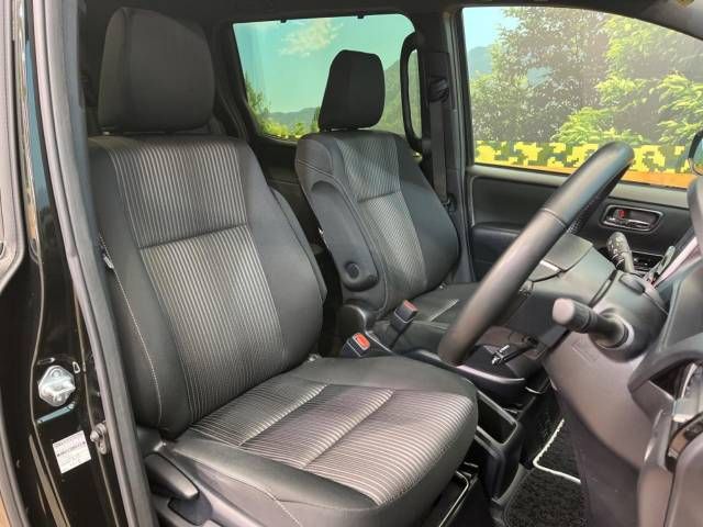 Toyota VOXY HYBRID 2019-03 185737-8