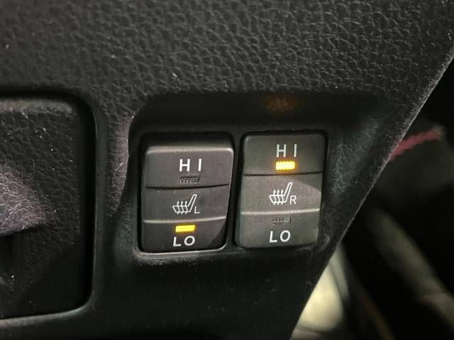 Toyota VOXY HYBRID 2019-03 185737-7