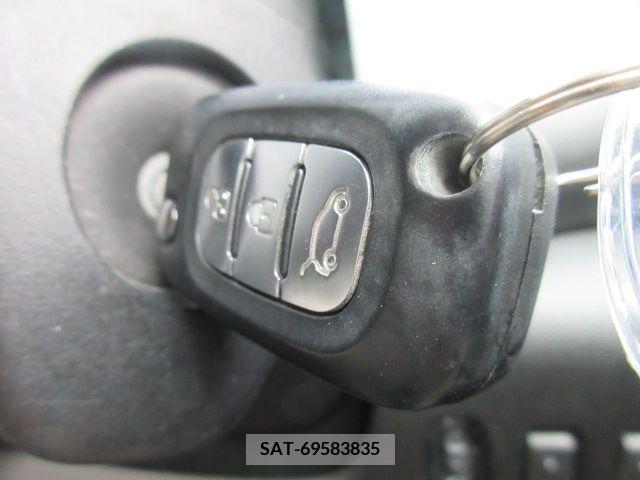Renault TWINGO 2018-03 218396-15