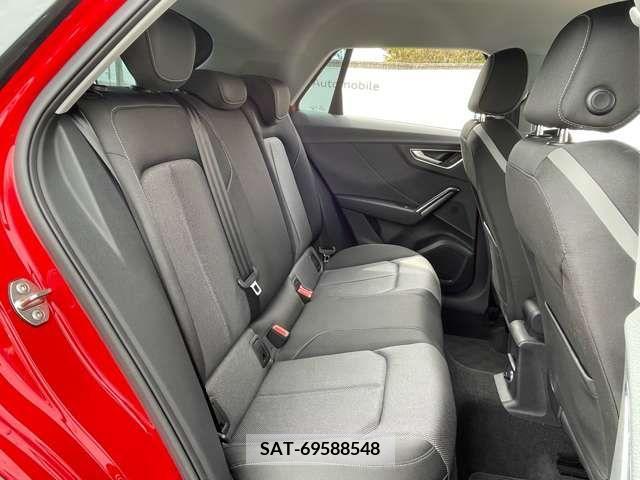 Audi Q2 2018-11 317980-13