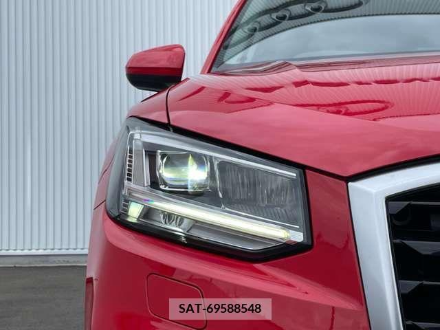 Audi Q2 2018-11 317980-9