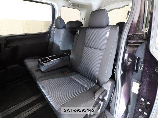 Toyota VOXY 2014-10 245936-6