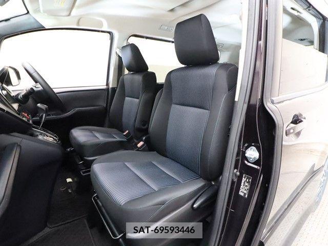 Toyota VOXY 2014-10 245936-5
