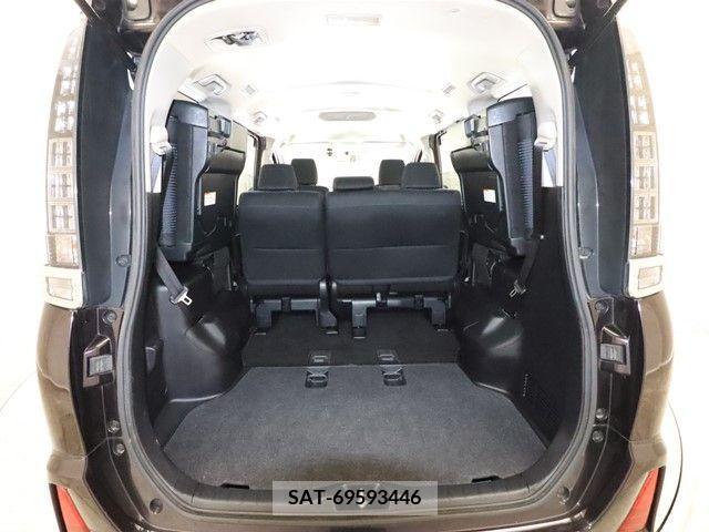 Toyota VOXY 2014-10 245936-8