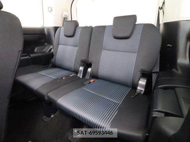 Toyota VOXY 2014-10 245936-7