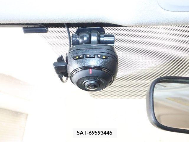 Toyota VOXY 2014-10 245936-18
