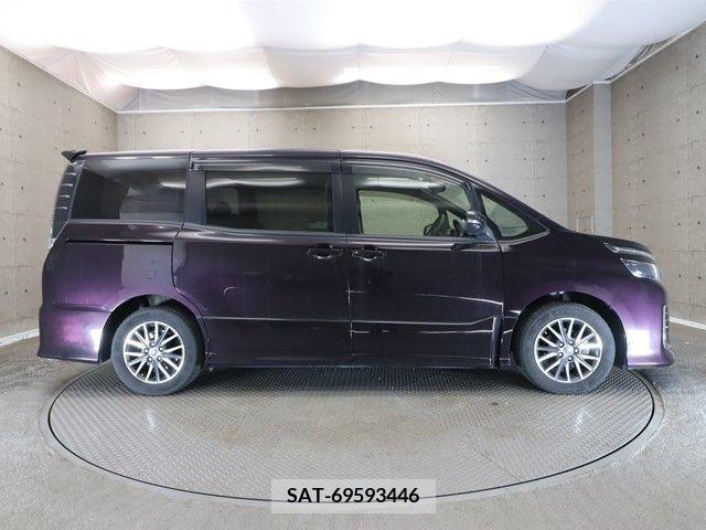 Toyota VOXY 2014-10 245936-22