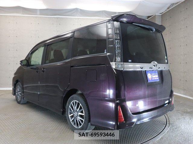 Toyota VOXY 2014-10 245936-24
