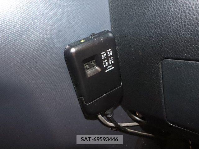 Toyota VOXY 2014-10 245936-12