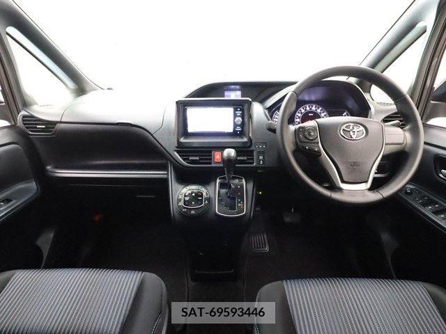 Toyota VOXY 2014-10 245936-2