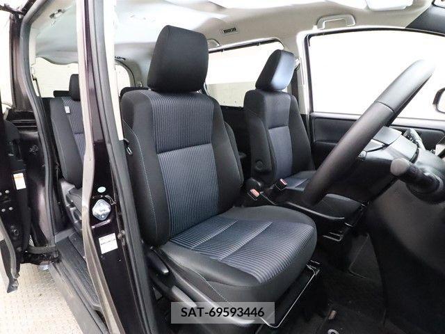 Toyota VOXY 2014-10 245936-3
