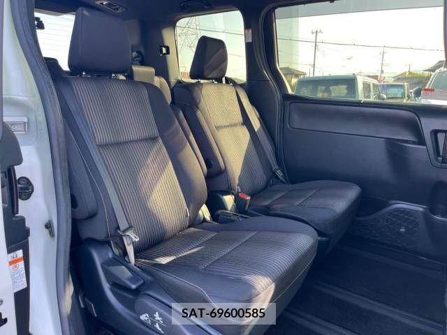 Toyota VOXY 2019-04 288923-9