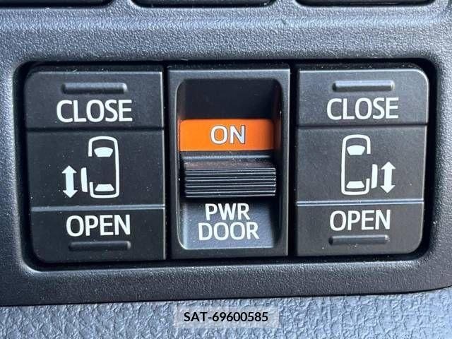 Toyota VOXY 2019-04 288923-2