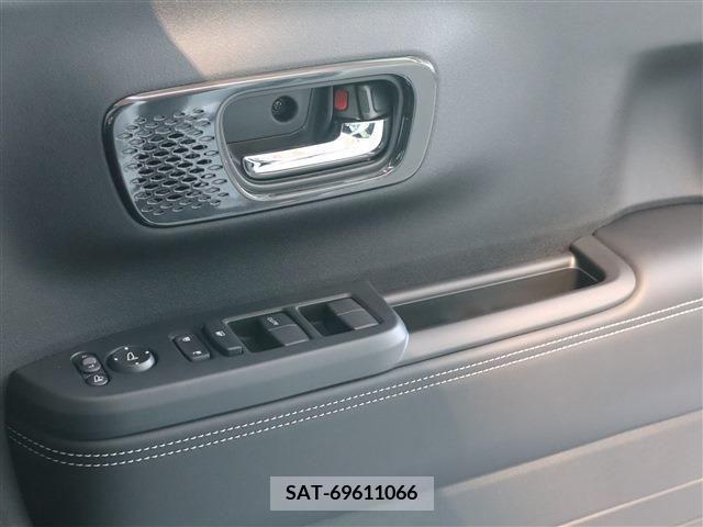Honda N BOX CUSTOM 2023-11 372043-2