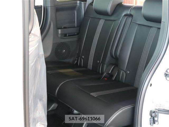 Honda N BOX CUSTOM 2023-11 372043-15