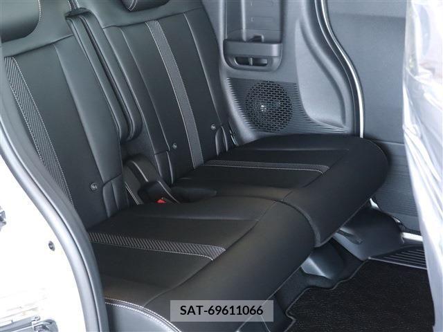 Honda N BOX CUSTOM 2023-11 372043-13