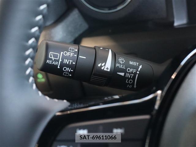 Honda N BOX CUSTOM 2023-11 372043-26