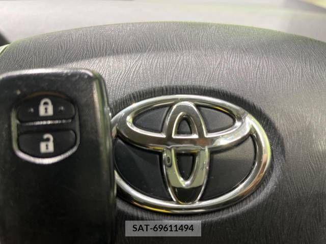 Toyota PRIUS 2014-02 282267-5
