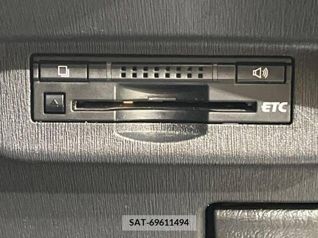 Toyota PRIUS 2014-02 282267-4