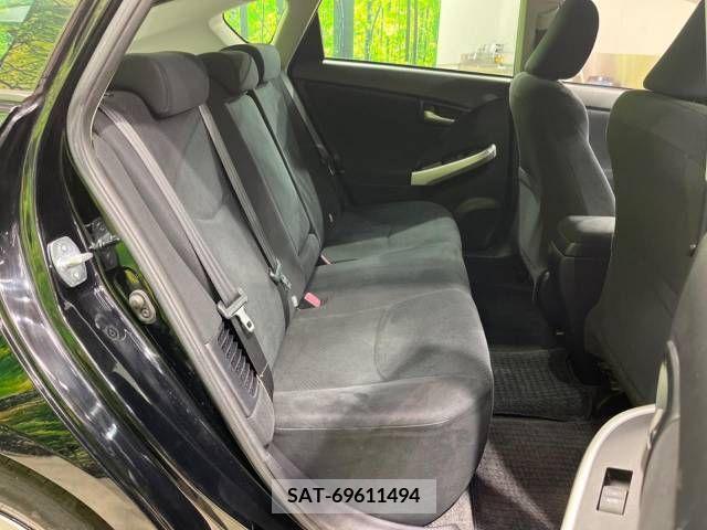 Toyota PRIUS 2014-02 282267-9