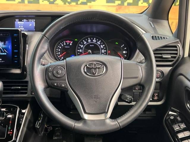 Toyota VOXY 2021-02 192845-11