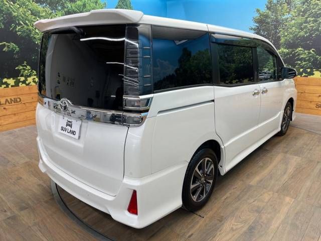Toyota VOXY 2021-02 192845-17