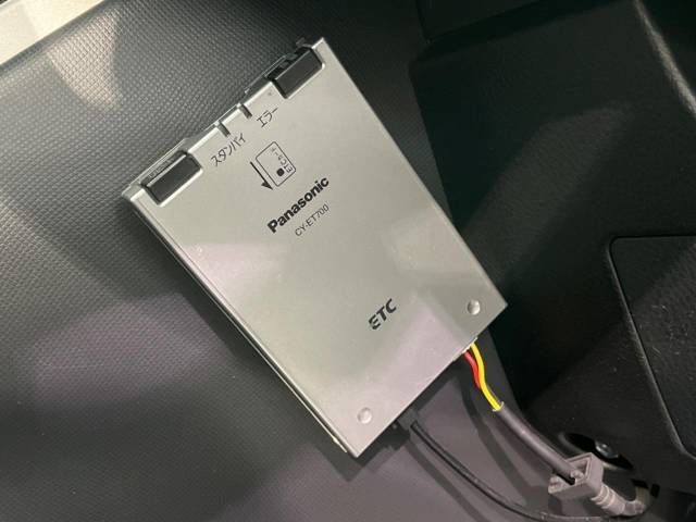 Toyota VOXY 2021-02 192845-6