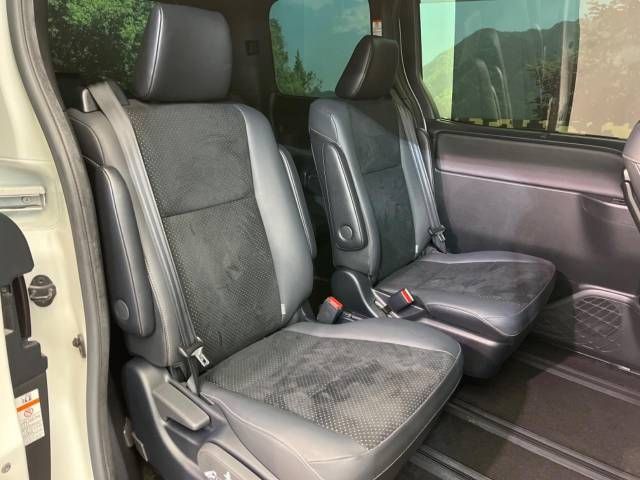 Toyota VOXY 2021-02 192845-9