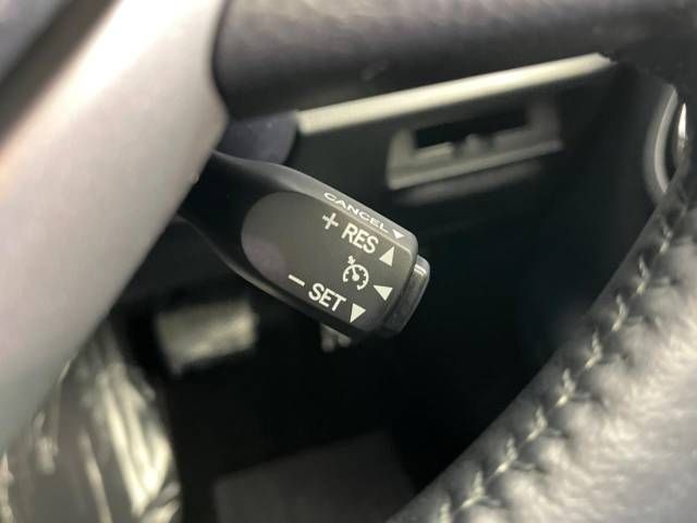 Toyota VOXY 2021-02 192845-5