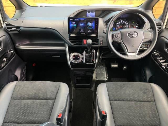 Toyota VOXY 2021-02 192845-1