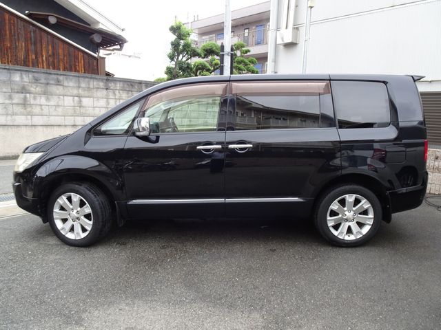 Mitsubishi DELICA D5 2011-10 23193-4