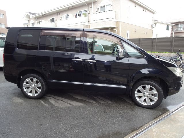 Mitsubishi DELICA D5 2011-10 23193-5