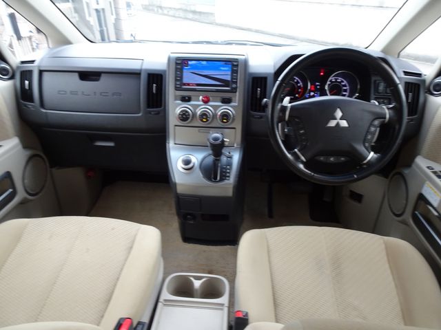Mitsubishi DELICA D5 2011-10 23193-11