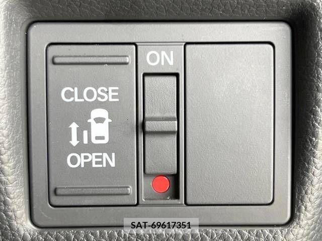 Honda N BOX CUSTOM 2019-01 246138-5