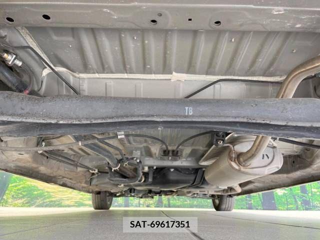 Honda N BOX CUSTOM 2019-01 246138-19