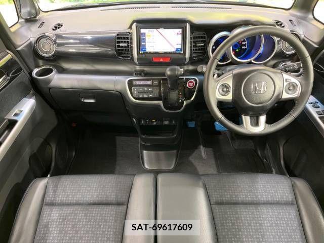 Honda N BOX CUSTOM 2017-06 375579-1