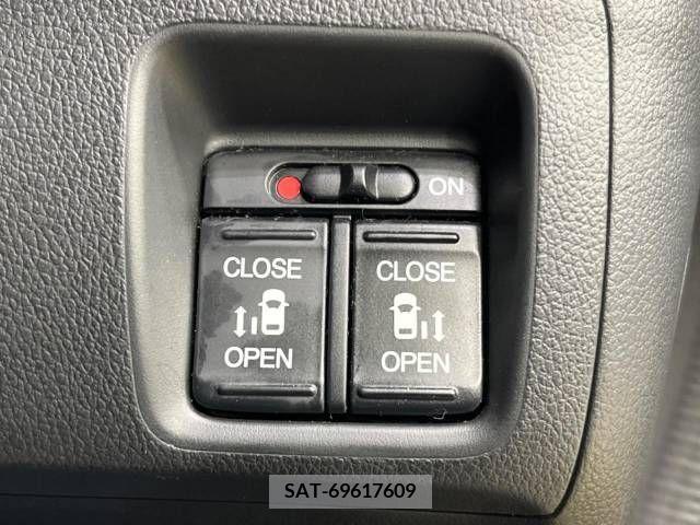 Honda N BOX CUSTOM 2017-06 375579-6