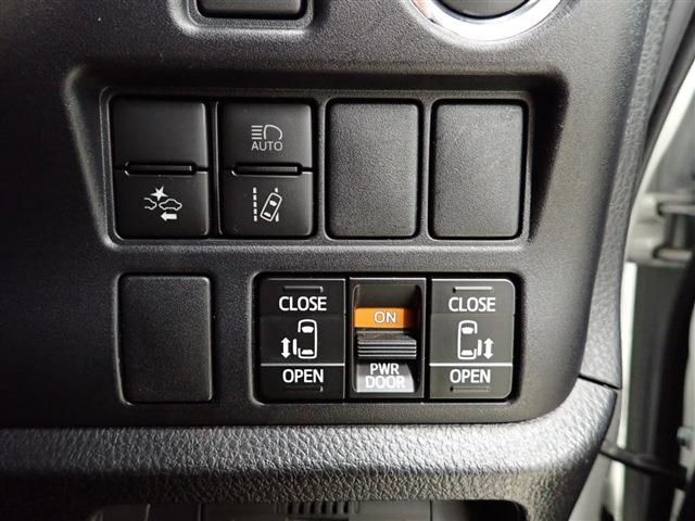 Toyota NOAH 2019-07 191152-17