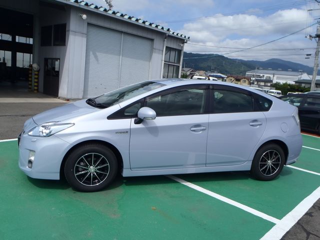 Toyota PRIUS 2011-06 9013-4