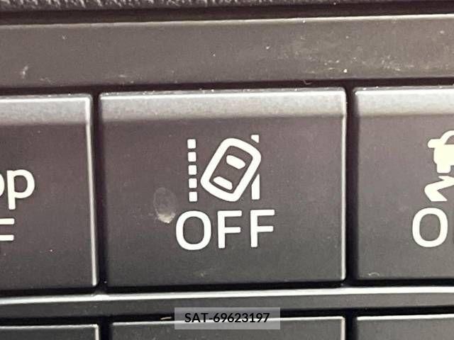 Mazda AXELA 2016-06 261909-5