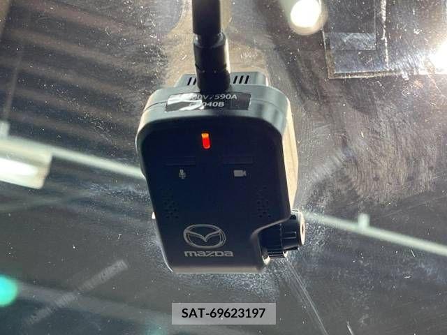 Mazda AXELA 2016-06 261909-7