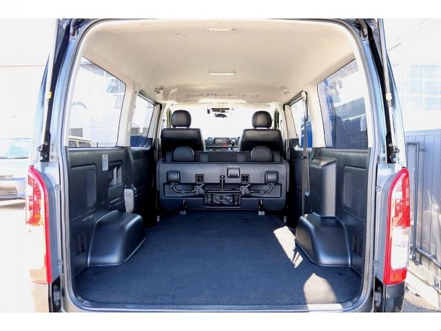 Toyota HIACE VAN 2018-01 18813-15
