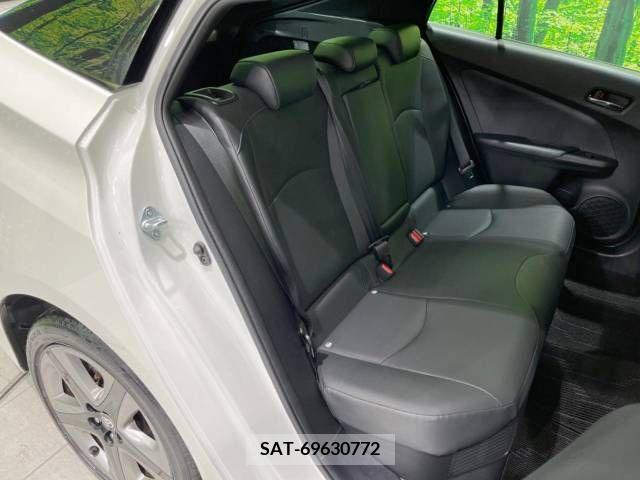 Toyota PRIUS 2019-10 209644-9